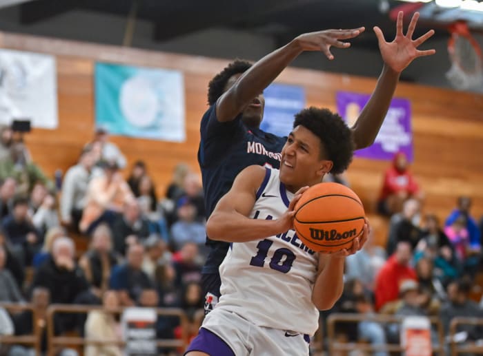 14 Montgomery vs. Carlsbad 12-23-23 Justin Fine